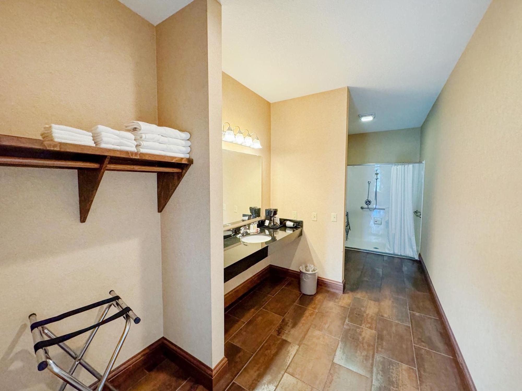 Days Inn By Wyndham Mackinaw City - Lakeview Εξωτερικό φωτογραφία