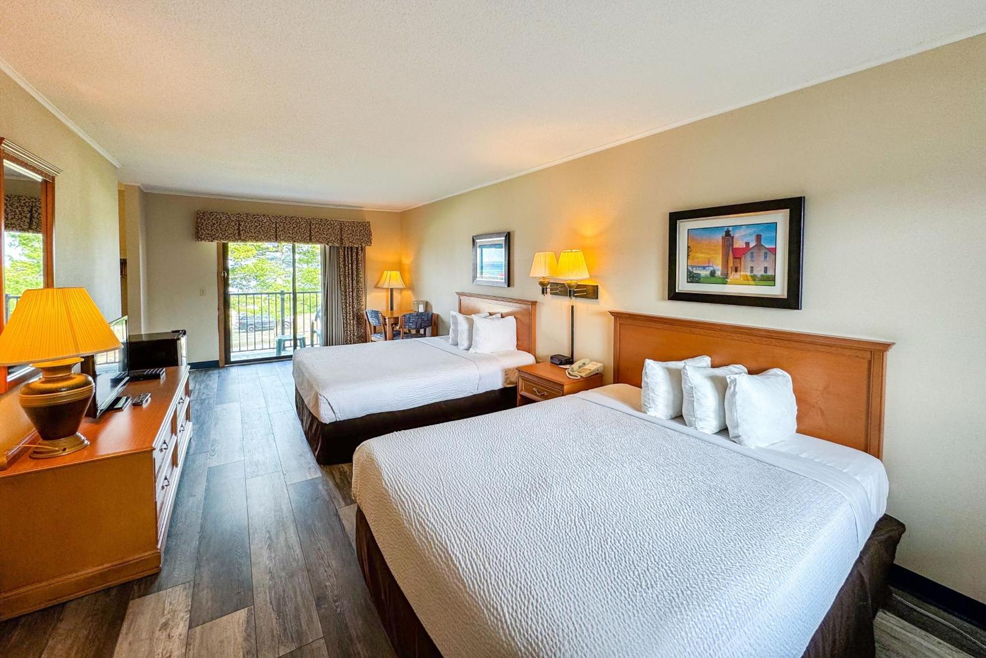 Days Inn By Wyndham Mackinaw City - Lakeview Εξωτερικό φωτογραφία