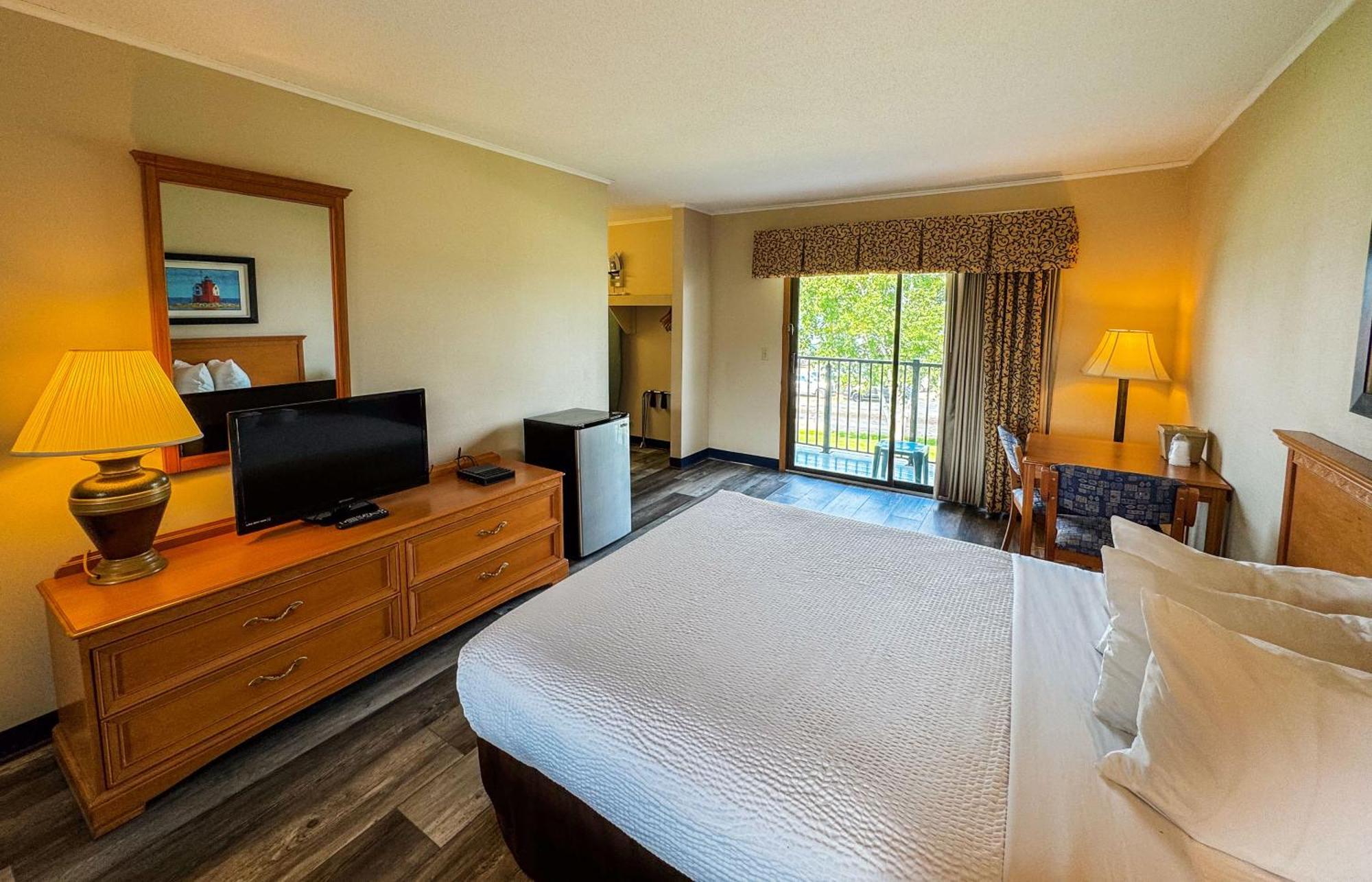 Days Inn By Wyndham Mackinaw City - Lakeview Εξωτερικό φωτογραφία