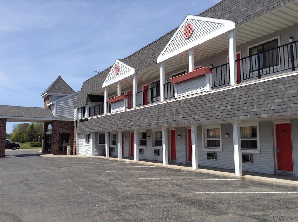 Days Inn By Wyndham Mackinaw City - Lakeview Εξωτερικό φωτογραφία