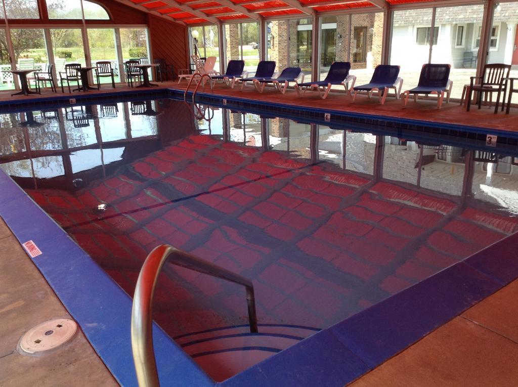 Days Inn By Wyndham Mackinaw City - Lakeview Εξωτερικό φωτογραφία