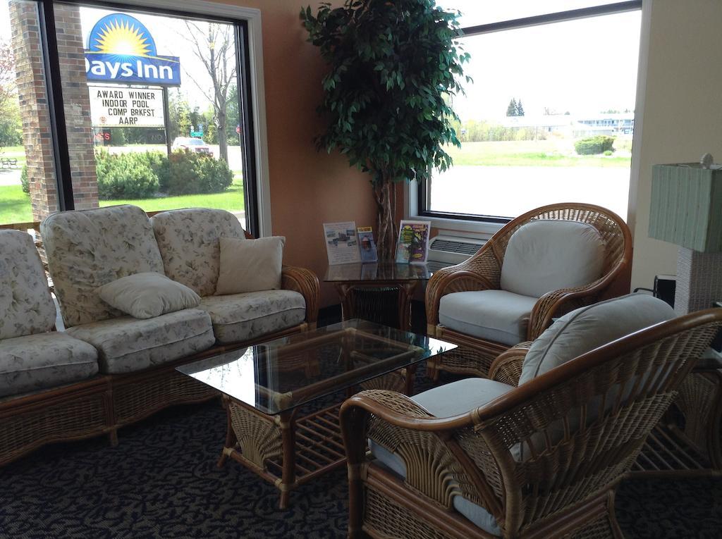 Days Inn By Wyndham Mackinaw City - Lakeview Εξωτερικό φωτογραφία